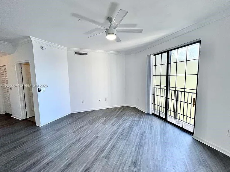 1919 Van Buren St #818A — Photo 31