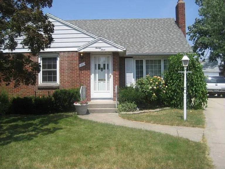 23 Springwood Ct — Photo 1