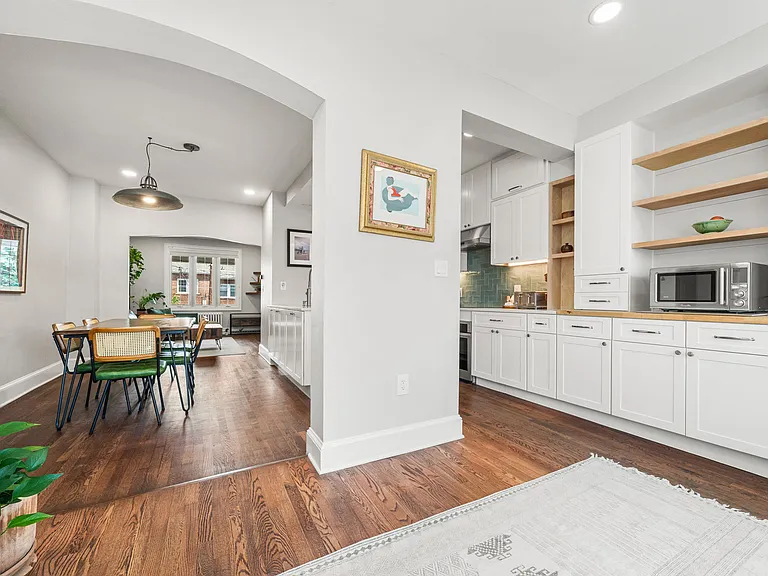 641 Girard St NE — Photo 14