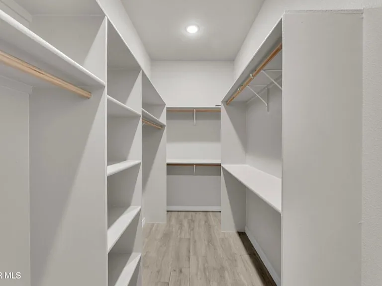 13729 Lago Vista Ave — Photo 11