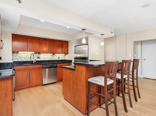 1600 Beacon St APT 207, Brookline, MA 02446