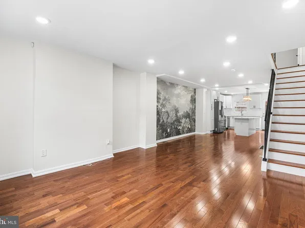2921 Almond St, Philadelphia, PA 19134