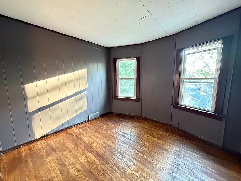 418 Colvin Ave — Photo 7