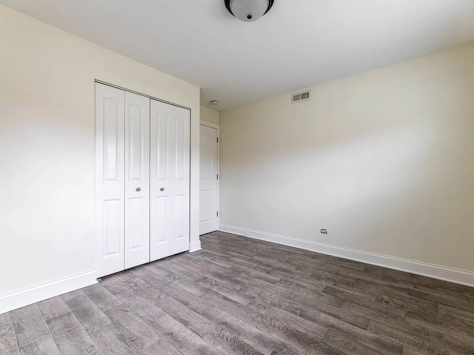 2 bed, $1,600 — Photo 3