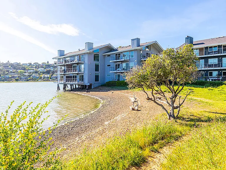 The Cove at Tiburon — Photo 18