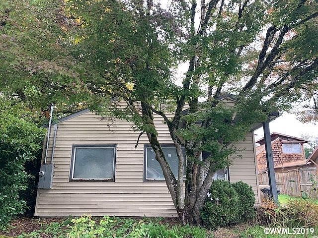 1st image of 217 NE Rennie Pl