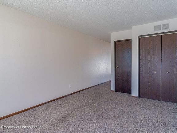 3rd image of 1055 17th Ave W