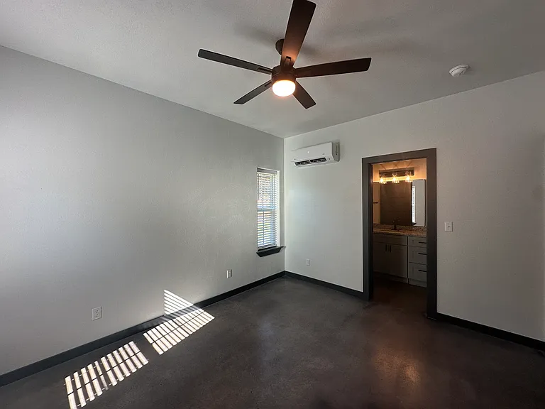 821 Shawnee Dr — Photo 4