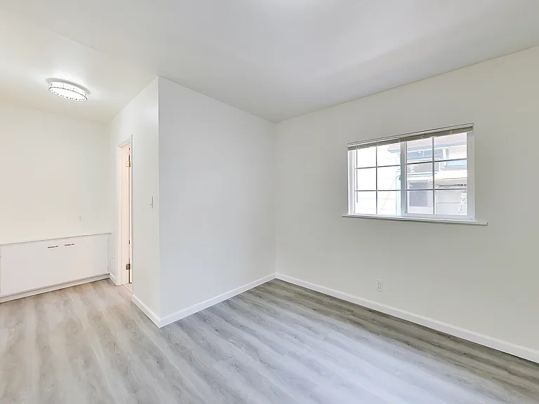 1618 Fairview St #4 — Photo 8