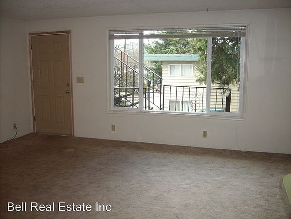 2nd image of 3012 Willamette St APT 2