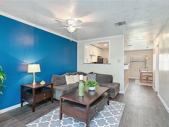 2nd image of 1408 Summit St #B