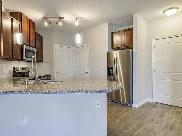 Hebron 121 Station Apartments — Photo 23