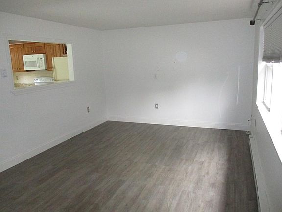 2nd image of 19D Orchard Ave #D