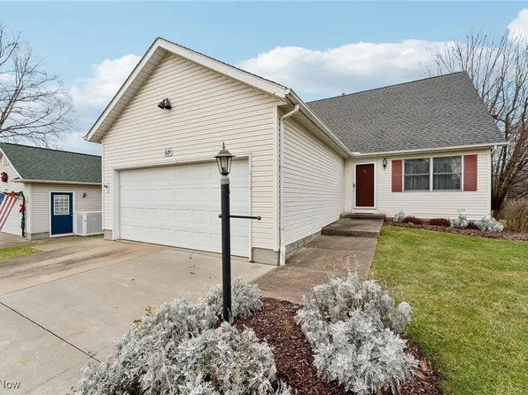 3129 Pondview Dr #17, Ravenna, OH 44266
