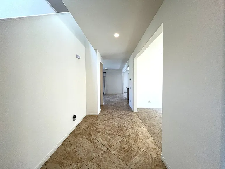 7143 Leighton Dr — Photo 16
