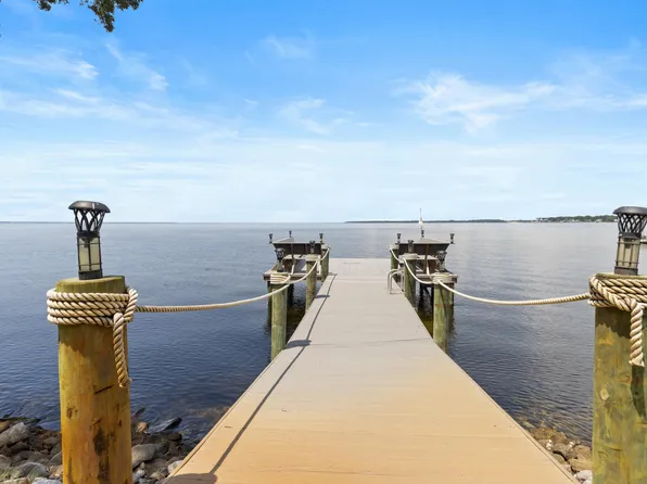 923 Lido Cir, Niceville, FL 32578