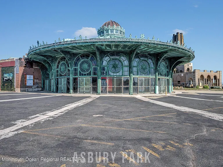 16 Abbott Ave — Photo 67