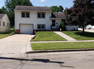 2104 4th Ave NE, Austin, MN 55912