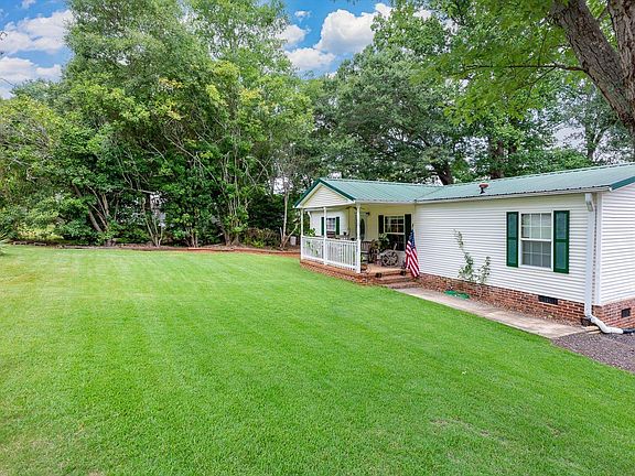 2nd image of 208 Brentwood Cir