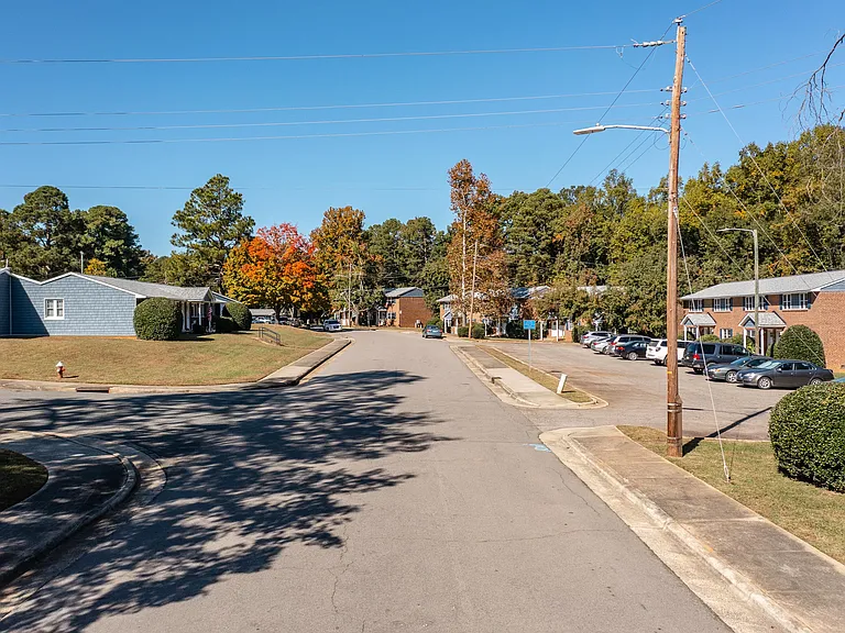 Sanford Estates — Photo 14