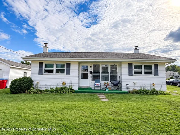 415 Franklin St, Jermyn, PA 18433