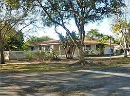 1st image of 901 Sistina Ave