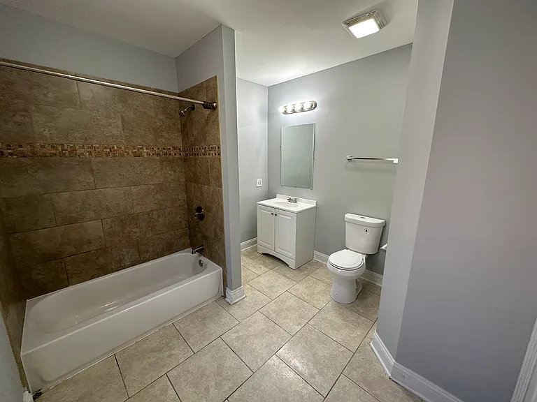 5728 S Prairie Ave — Photo 10