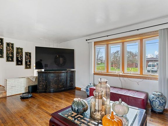 2nd image of 501 Blossom Ave