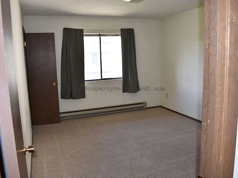 211 S 15th Ave — Photo 4