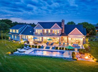 71 Cliff Dr, Narragansett, RI 02882