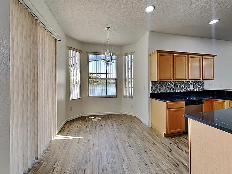 728 Hardwood Cir — Photo 7