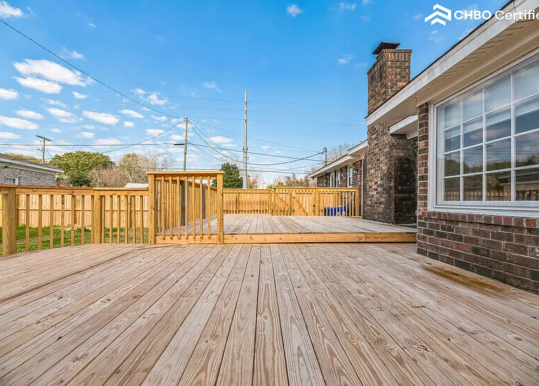 1710 Folly Rd — Photo 5