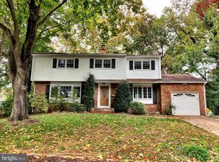 12 Rosalind Rd, Lawrence Township, NJ 08648