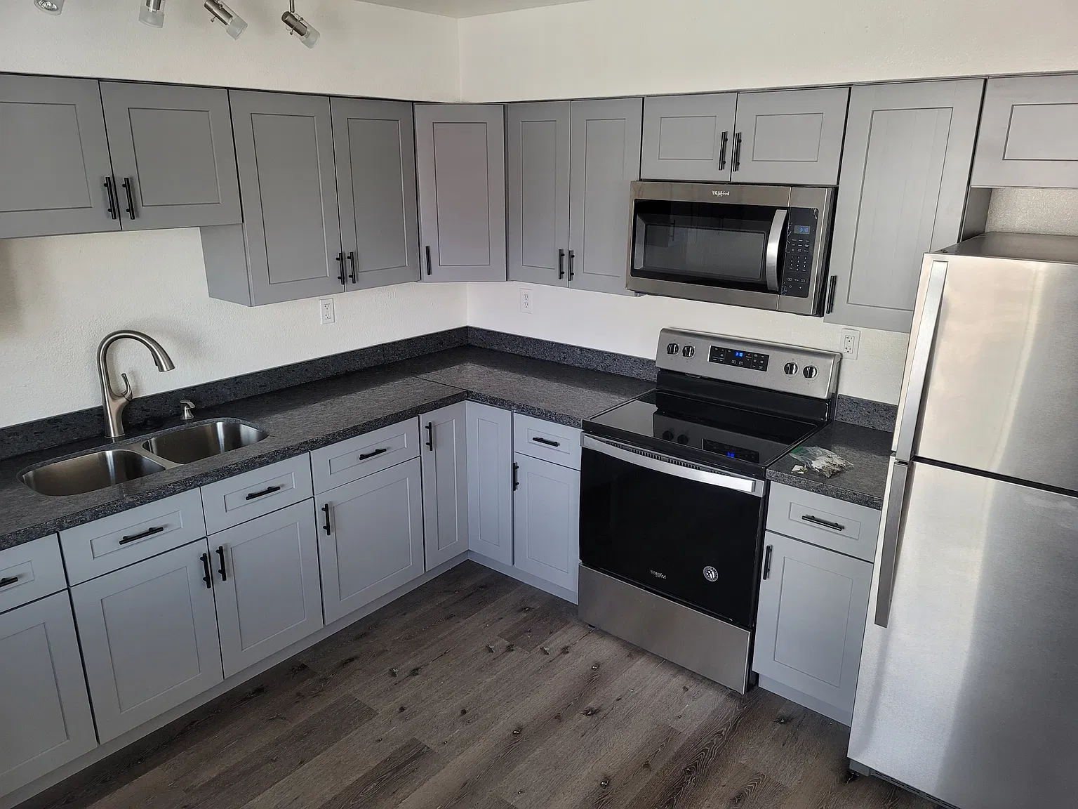 1 bed, 600 sqft, $995 — Photo 2