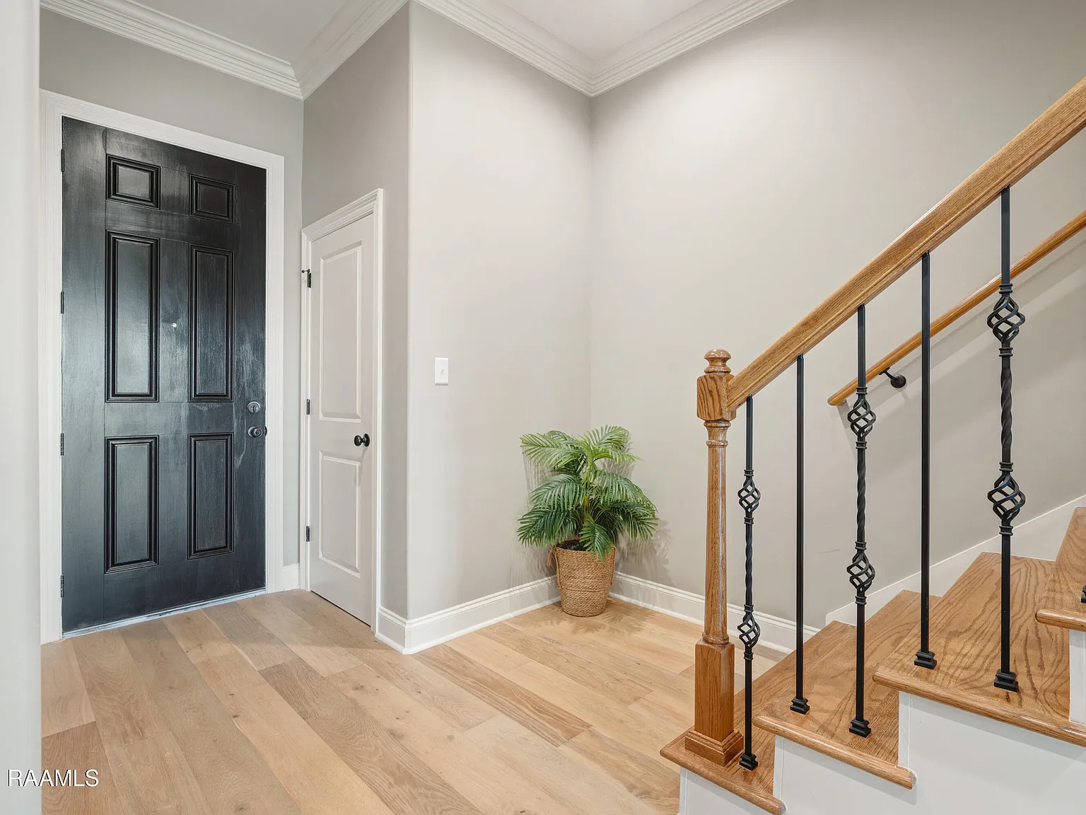 3 bed, 2.5 bath, 1814 sqft, $1,800 — Photo 2