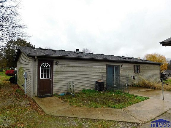 3rd image of 3190 E Buena Vista St