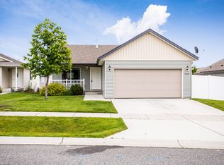 7438 N Carrington Ln, Coeur D Alene, ID 83815