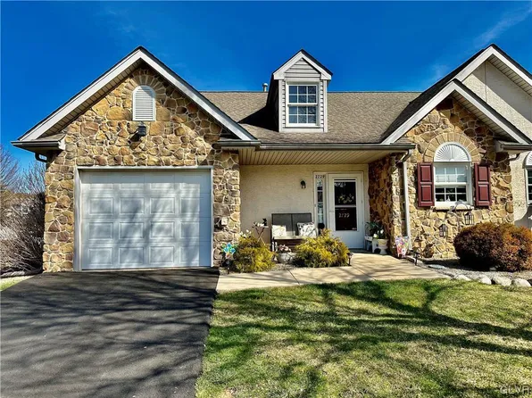 2729 Harvest Dr W, Forks Twp, PA 18040