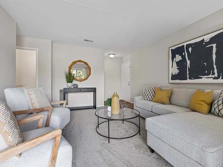 Runaway Bay Apartments — Photo 24