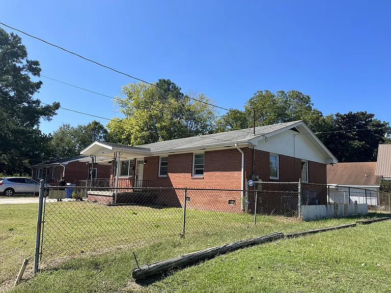502 Grace St S — Photo 10