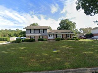 2104 Granada Dr, Dothan, AL 36303