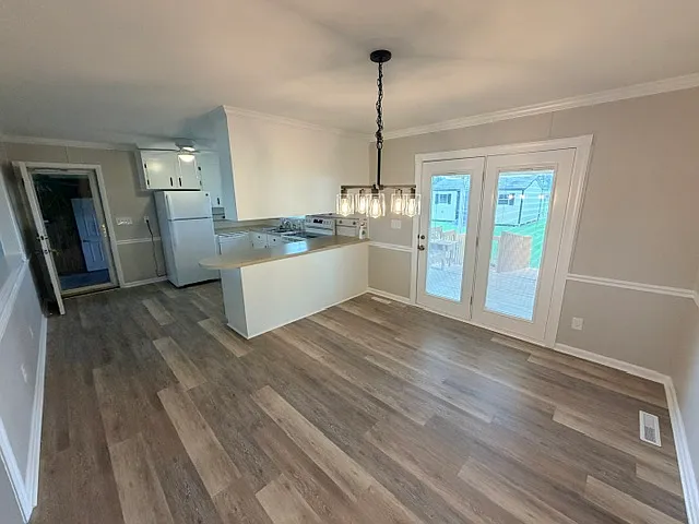 4895 Highway 55 W — Photo 10