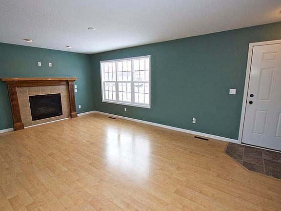 4th image of 1265 Crestview Dr