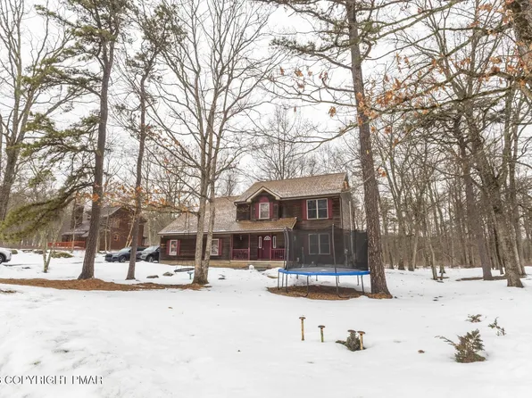 421 Underhill Dr, Tamiment, PA 18371