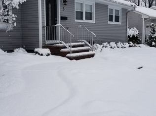 3 Gales Rd, Edison, NJ 08837