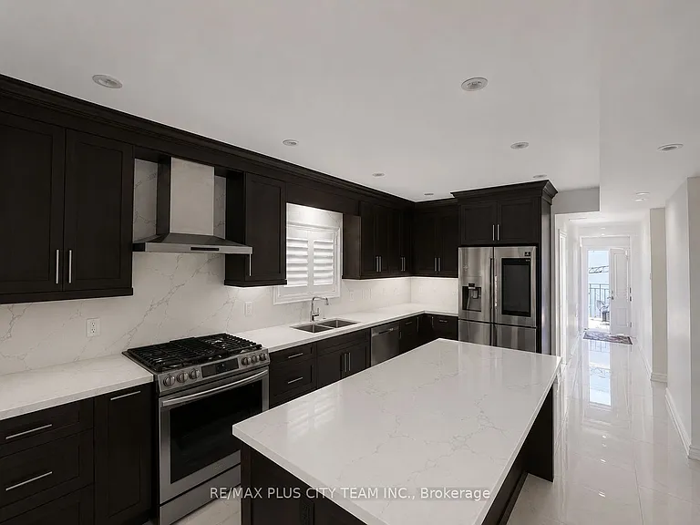 1027 Pape Ave #A — Photo 2