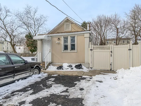 131 Stokes Ave, Ewing, NJ 08638