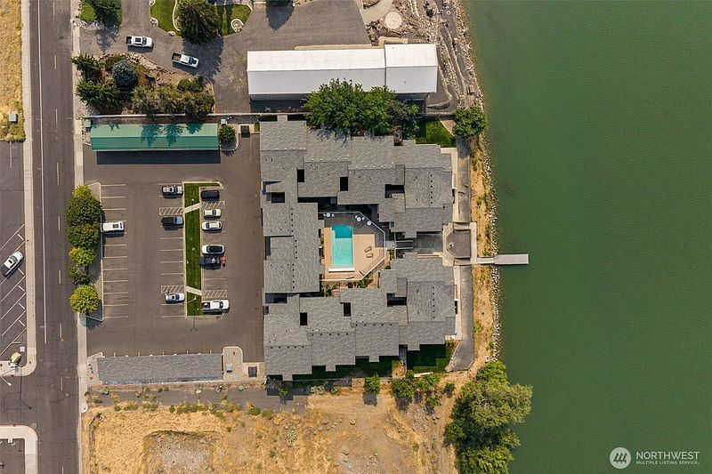 4th image of 2900 W Marina Drive #202
