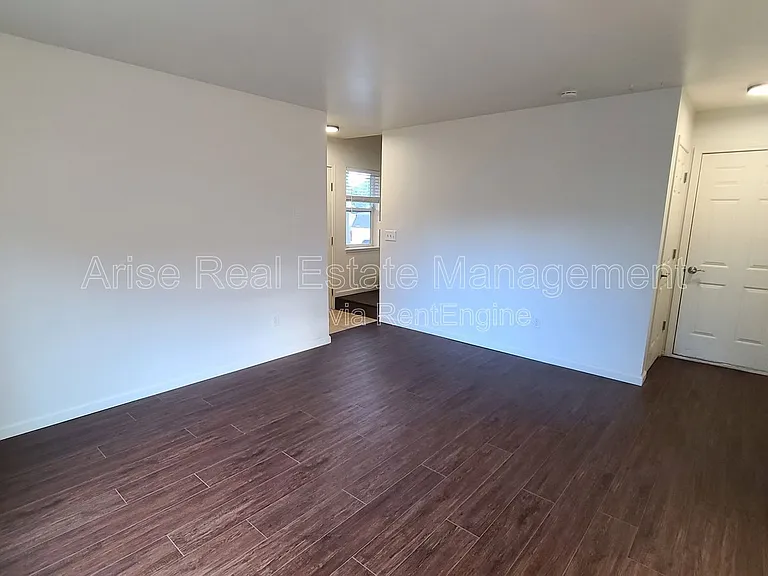 2141 SW Quartz Ave — Photo 6