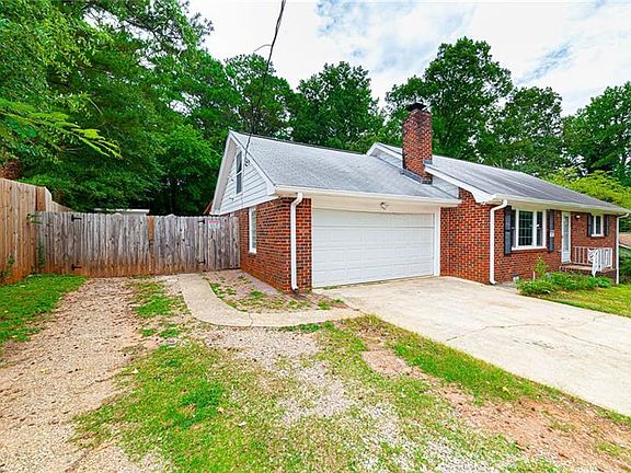 2nd image of 605 Doyal Mills Ct
